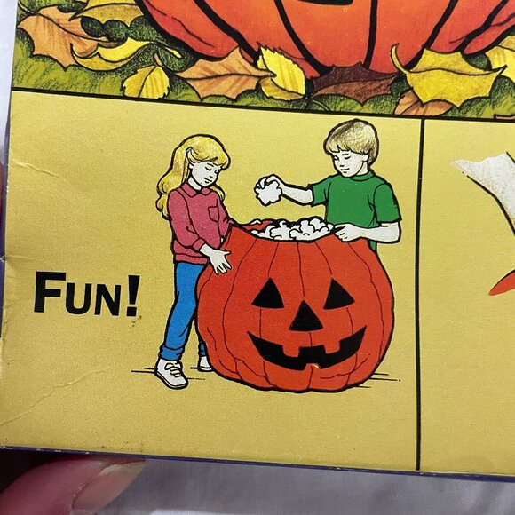 NOS Vintage Halloween Stuff A Pumpkin by Sun Hill Made in USA 114 gallon Leaf - Picture 7 of 14